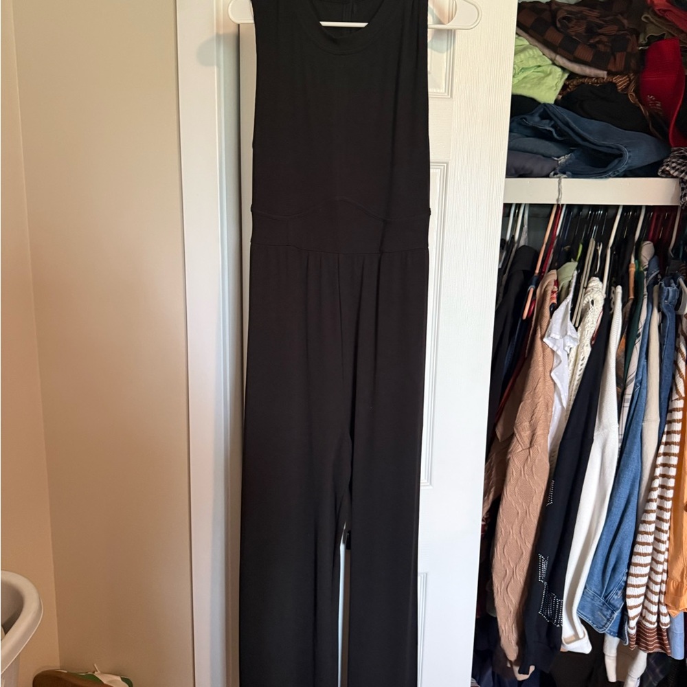 Cider Black Sleeveless Wide-Leg Jumpsuit